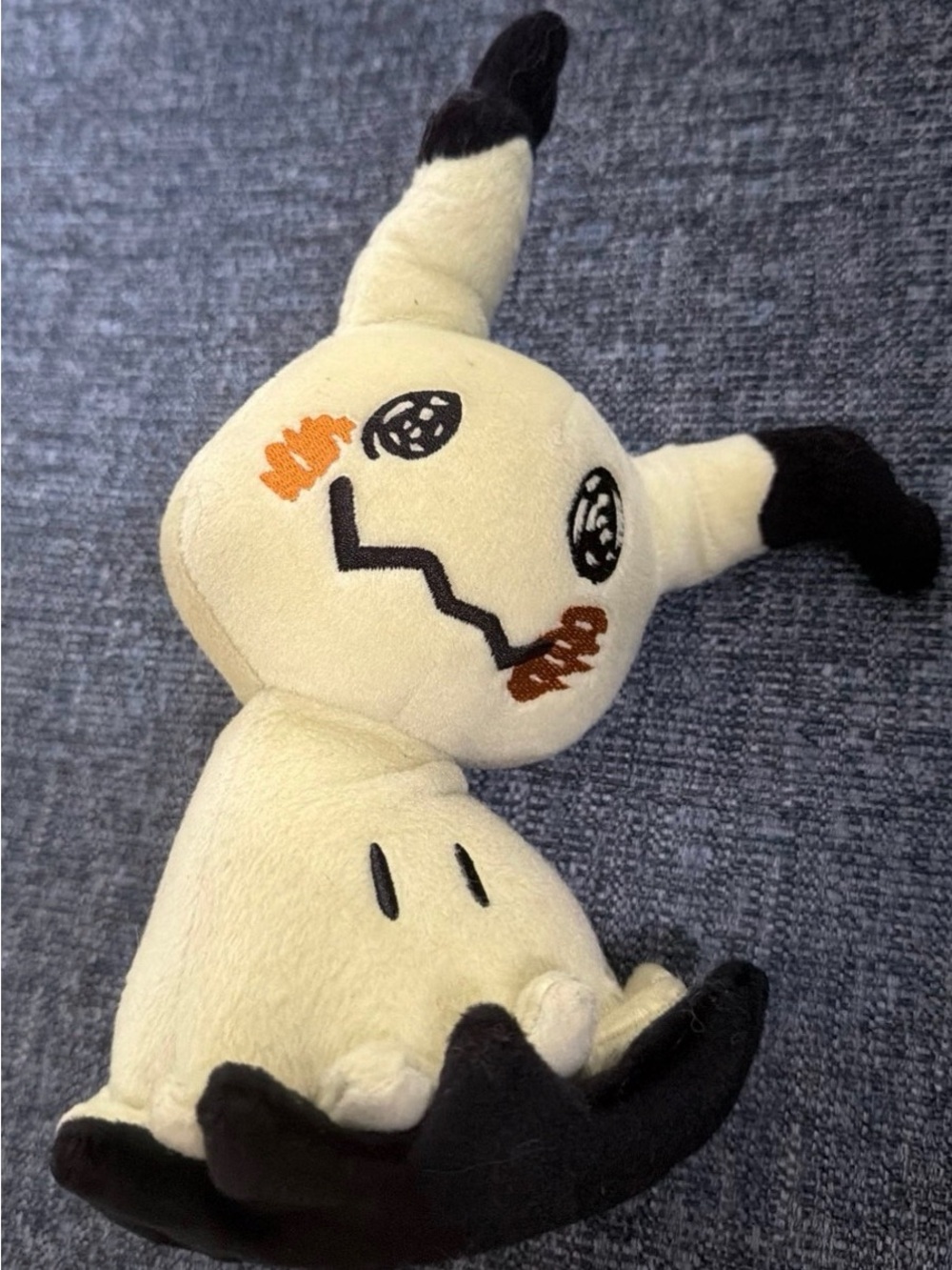 2016 Pokemon Center Mimikyu Plush